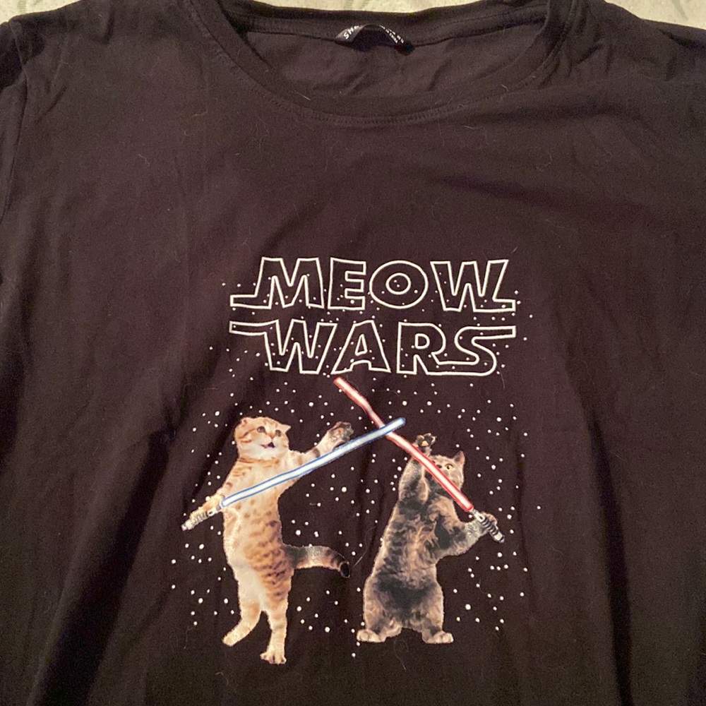 Meow Wars T.  Size XL but fits like a M/L